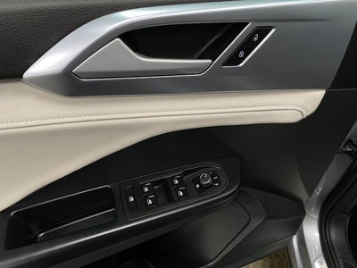 2025 Volkswagen Taos SE 4MOTION