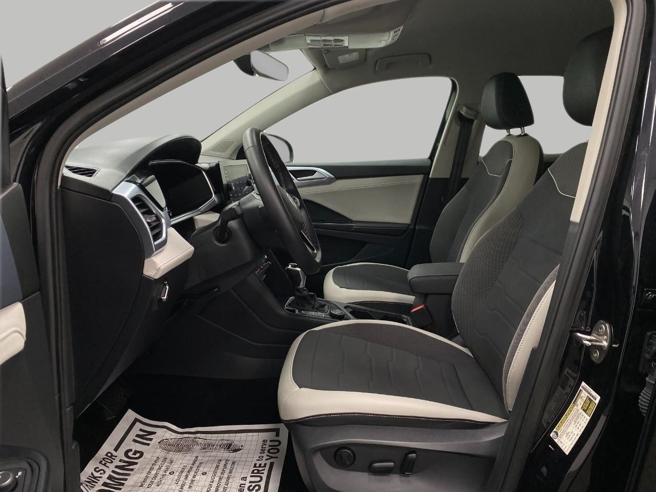2025 Volkswagen Taos SE 4MOTION