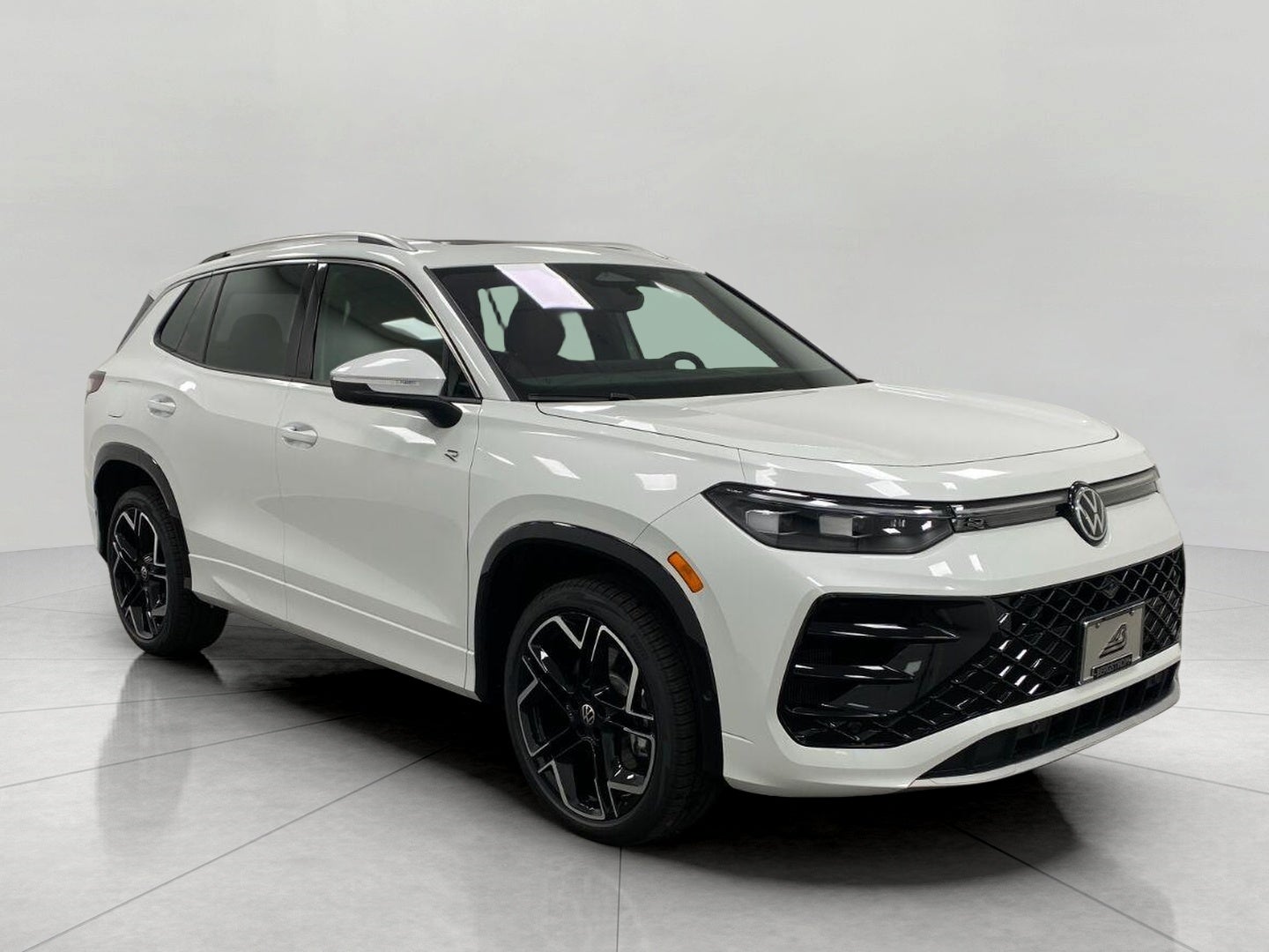 2026 Volkswagen Tiguan SEL R-Line Turbo 4MOTION