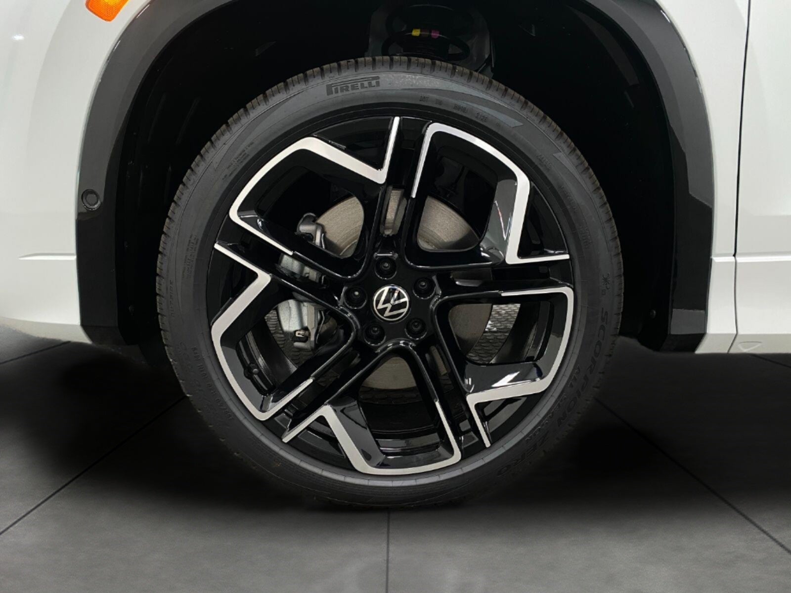 2026 Volkswagen Tiguan SEL R-Line Turbo 4MOTION