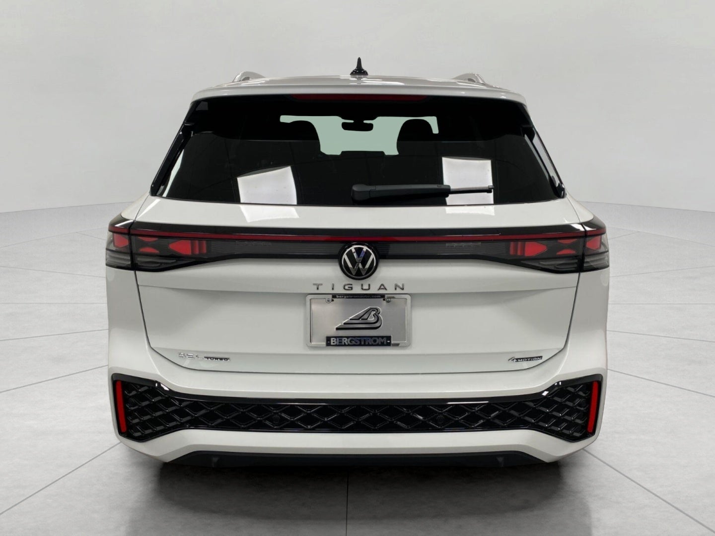 2026 Volkswagen Tiguan SEL R-Line Turbo 4MOTION