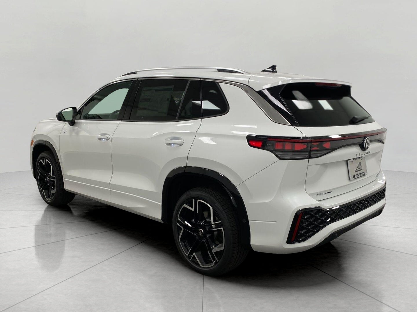 2026 Volkswagen Tiguan SEL R-Line Turbo 4MOTION
