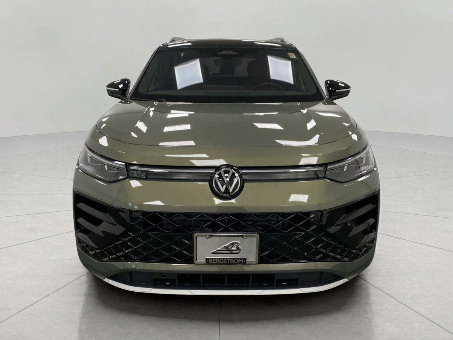 2026 Volkswagen Tiguan SEL R-Line Turbo 4MOTION