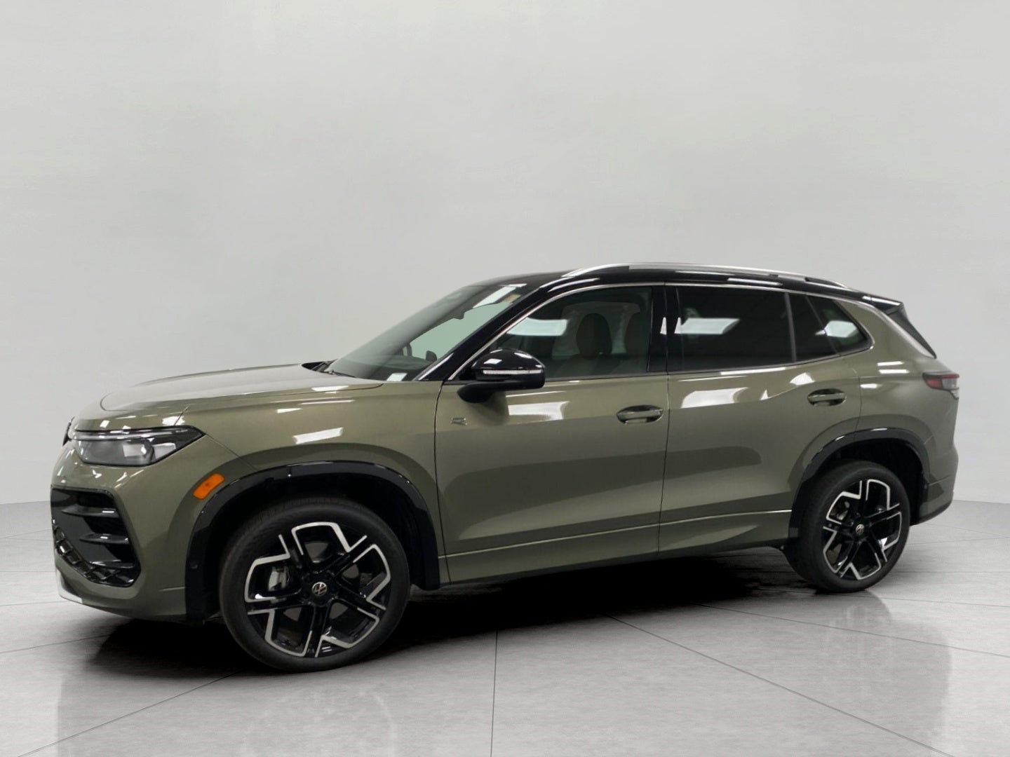 2026 Volkswagen Tiguan SEL R-Line Turbo 4MOTION