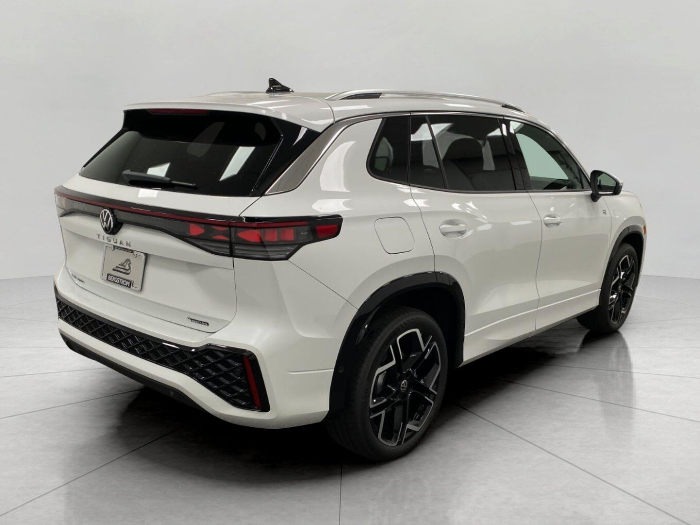 2026 Volkswagen Tiguan SEL R-Line Turbo 4MOTION