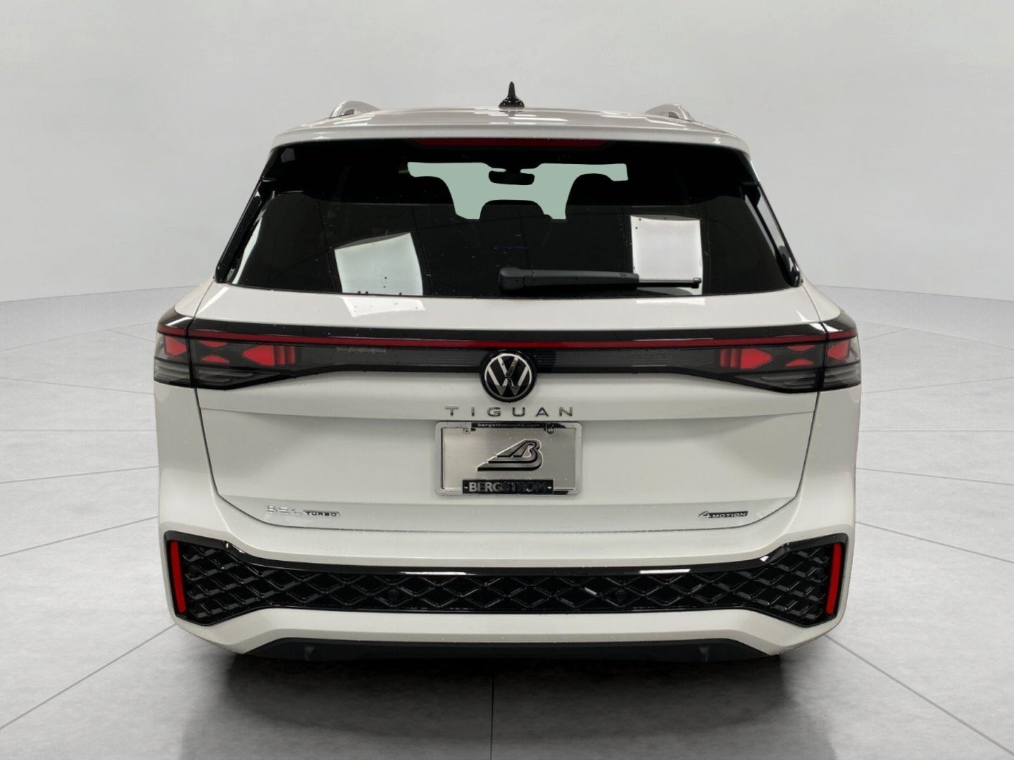 2026 Volkswagen Tiguan SEL R-Line Turbo 4MOTION