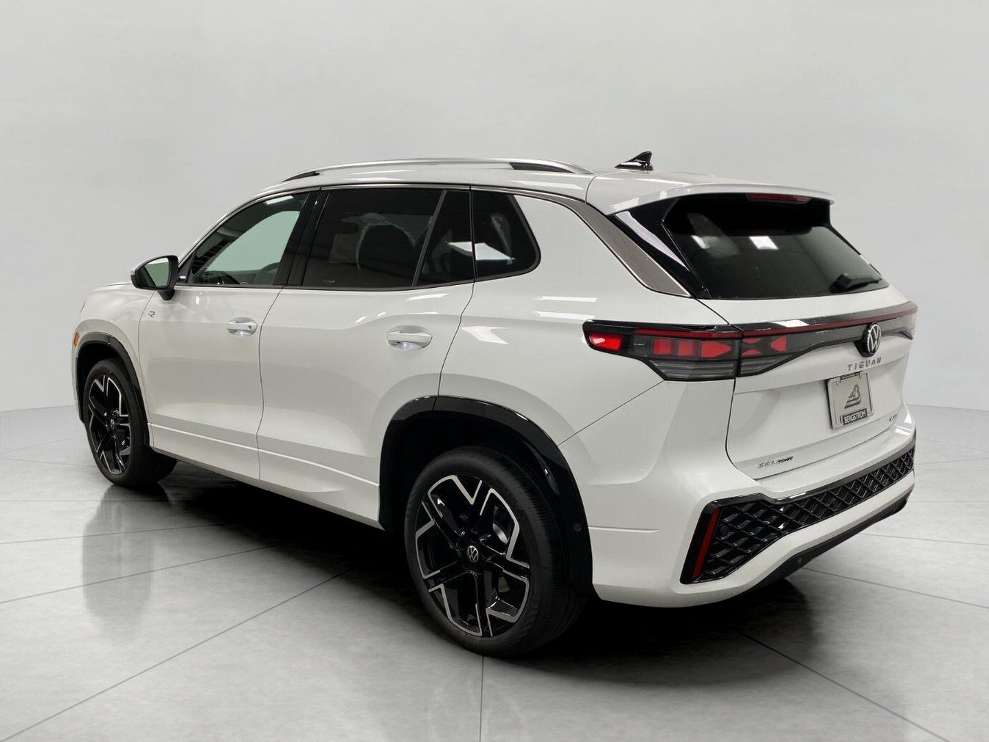 2026 Volkswagen Tiguan SEL R-Line Turbo 4MOTION