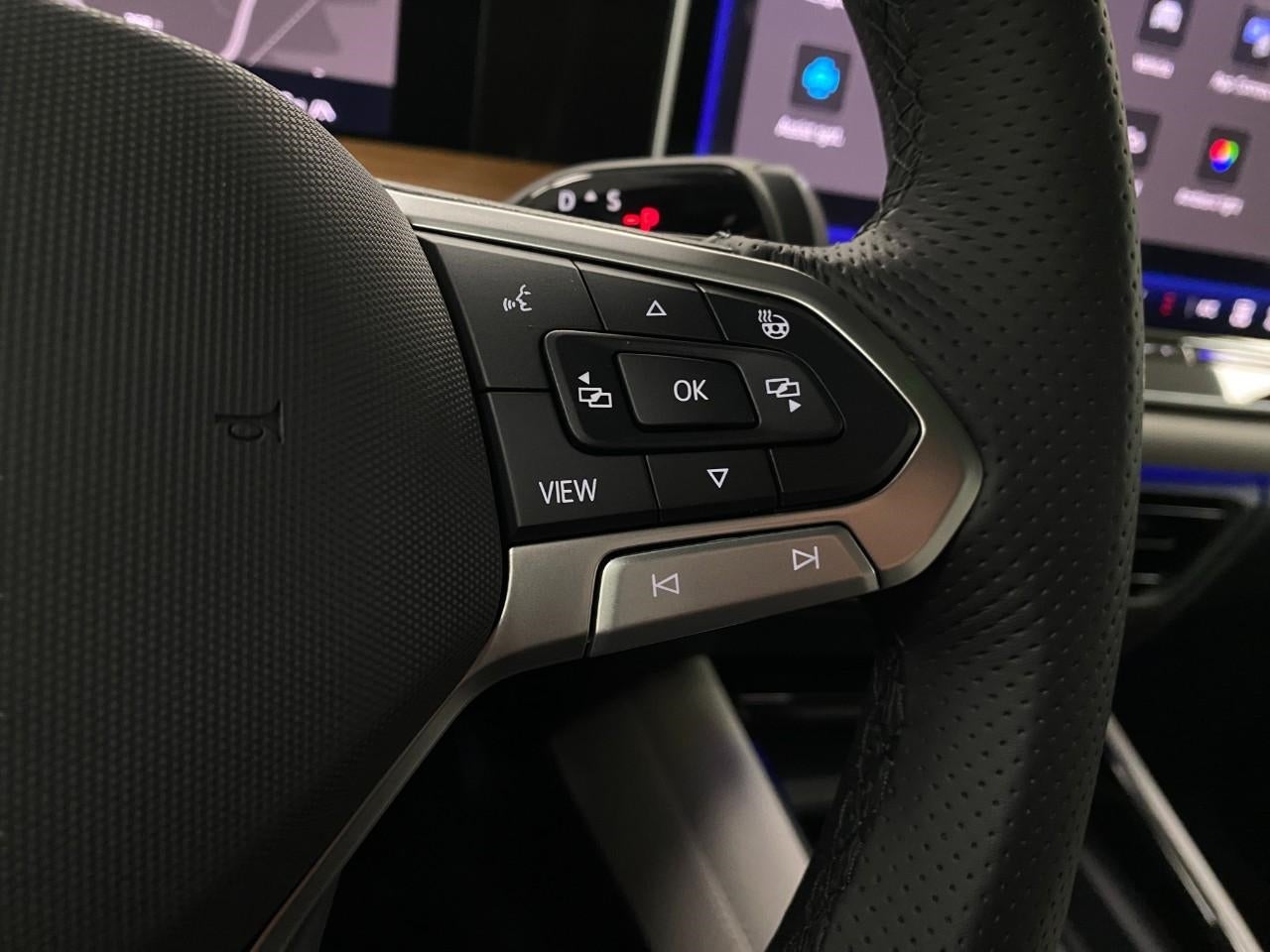 2026 Volkswagen Tiguan 2.0T SEL R-Line Turbo 4MOTION