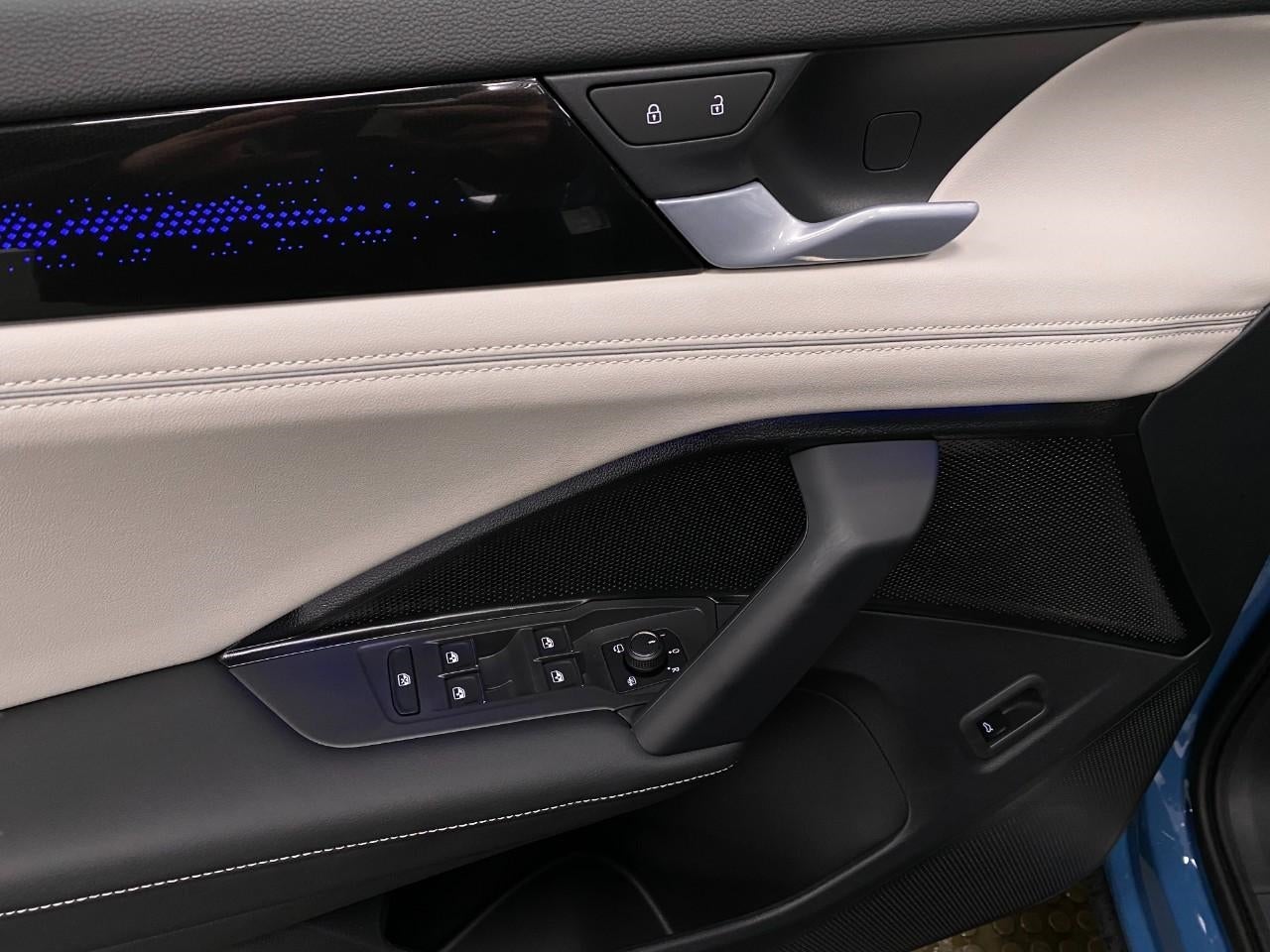 2026 Volkswagen Tiguan 2.0T SEL R-Line Turbo 4MOTION