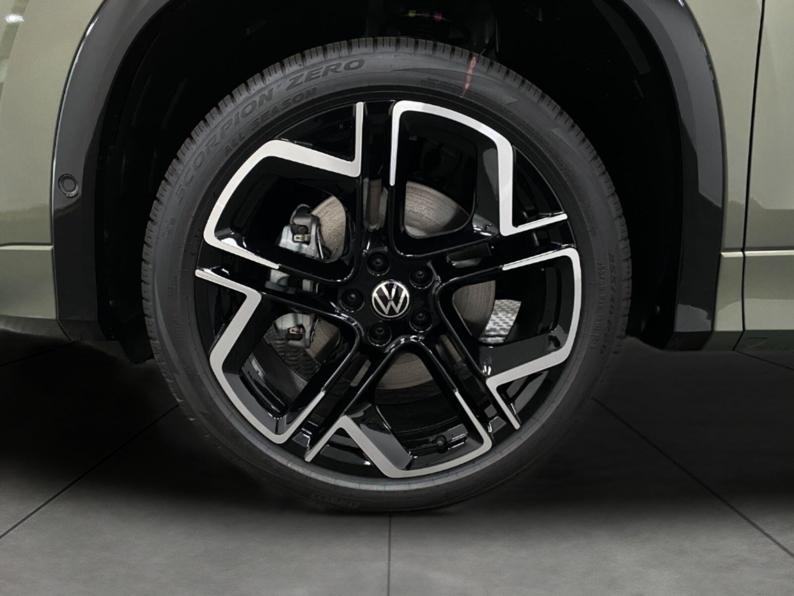 2026 Volkswagen Tiguan SEL R-Line Turbo 4MOTION