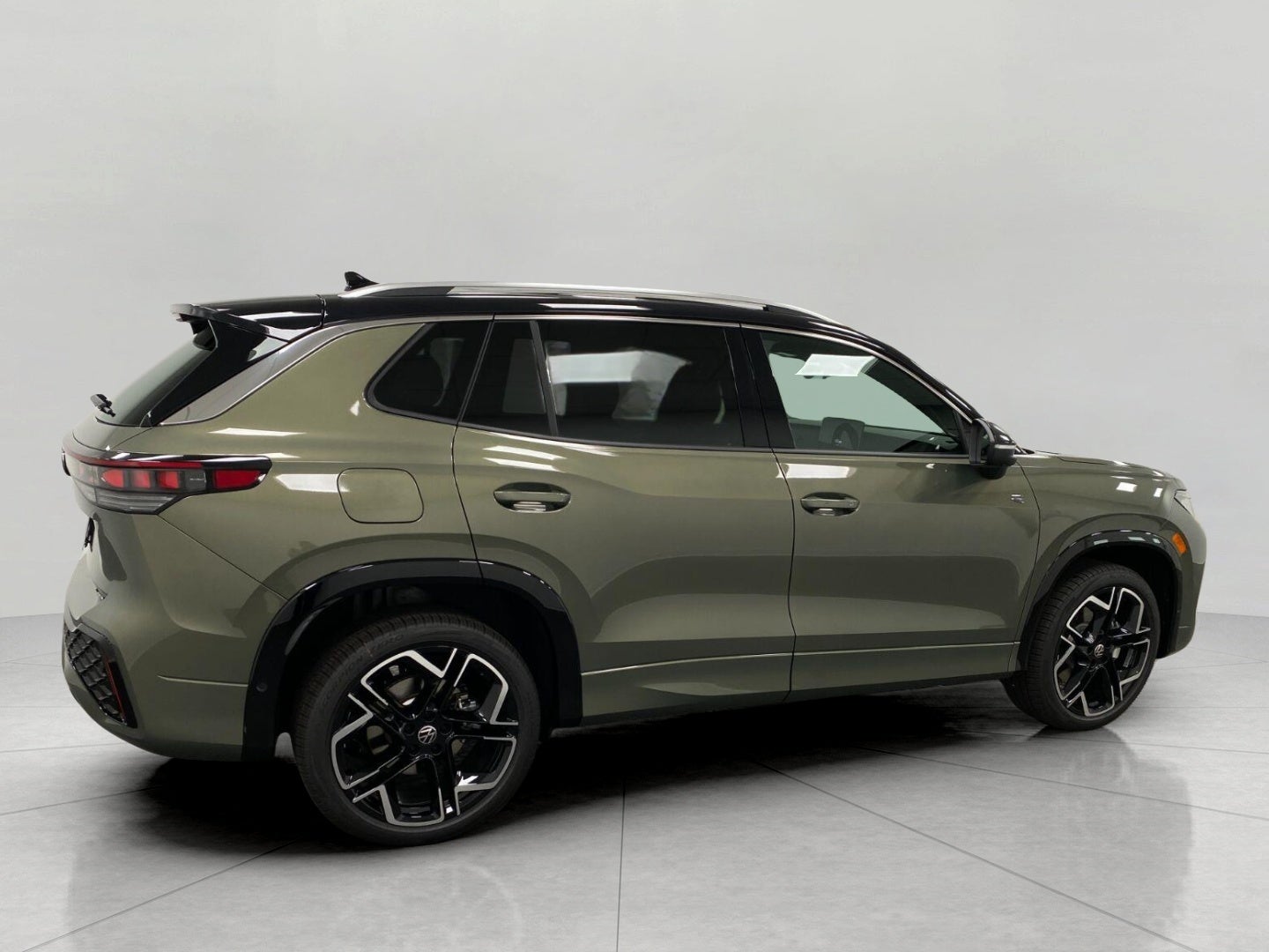 2026 Volkswagen Tiguan SEL R-Line Turbo 4MOTION