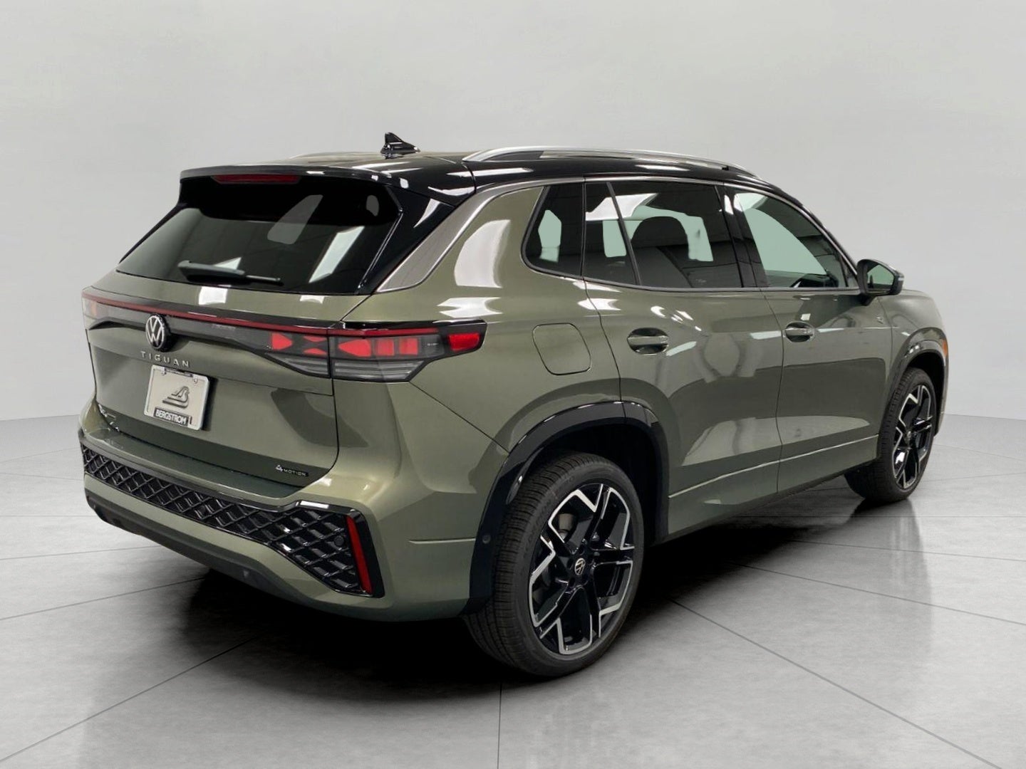 2026 Volkswagen Tiguan SEL R-Line Turbo 4MOTION