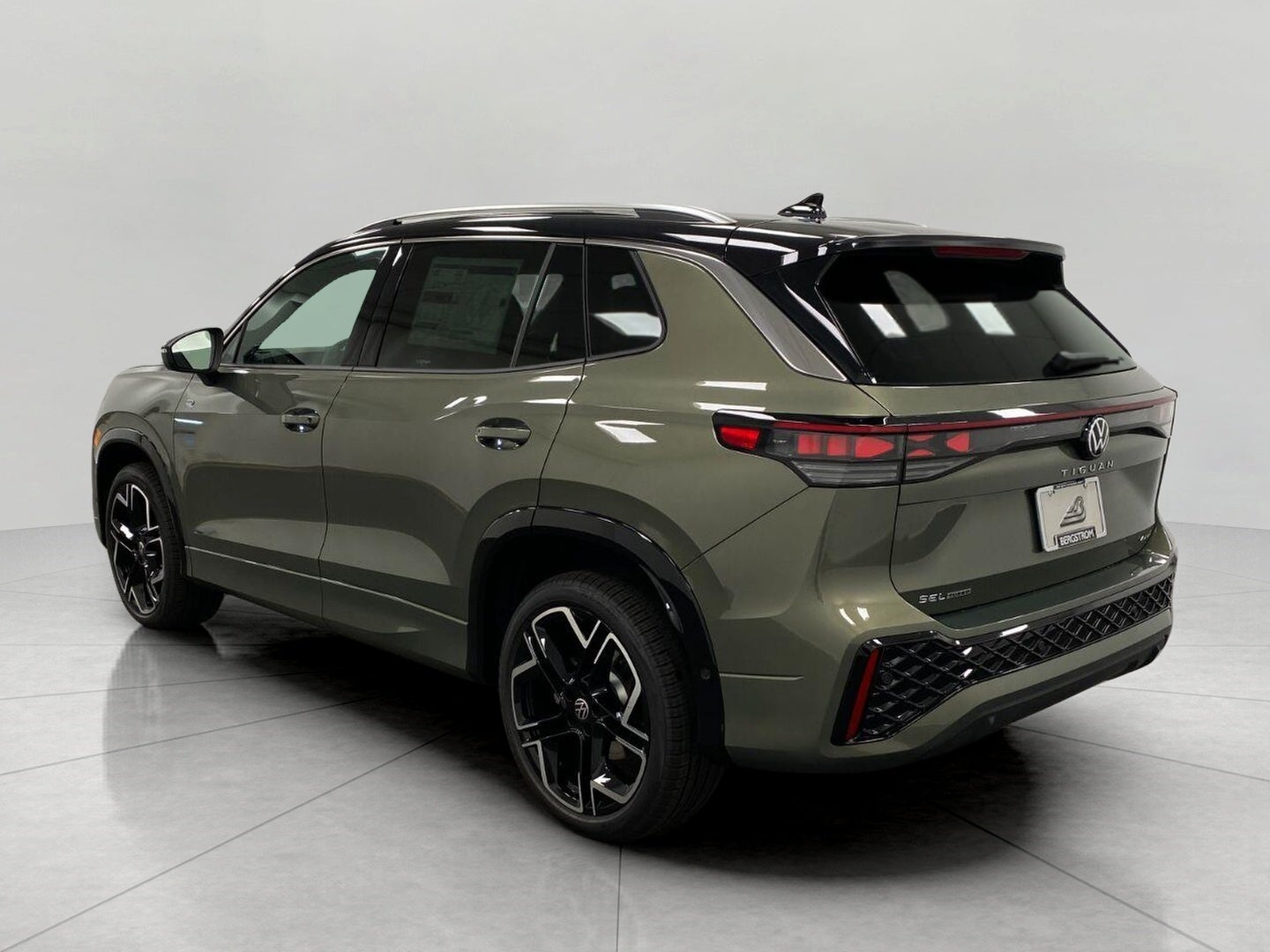 2026 Volkswagen Tiguan SEL R-Line Turbo 4MOTION