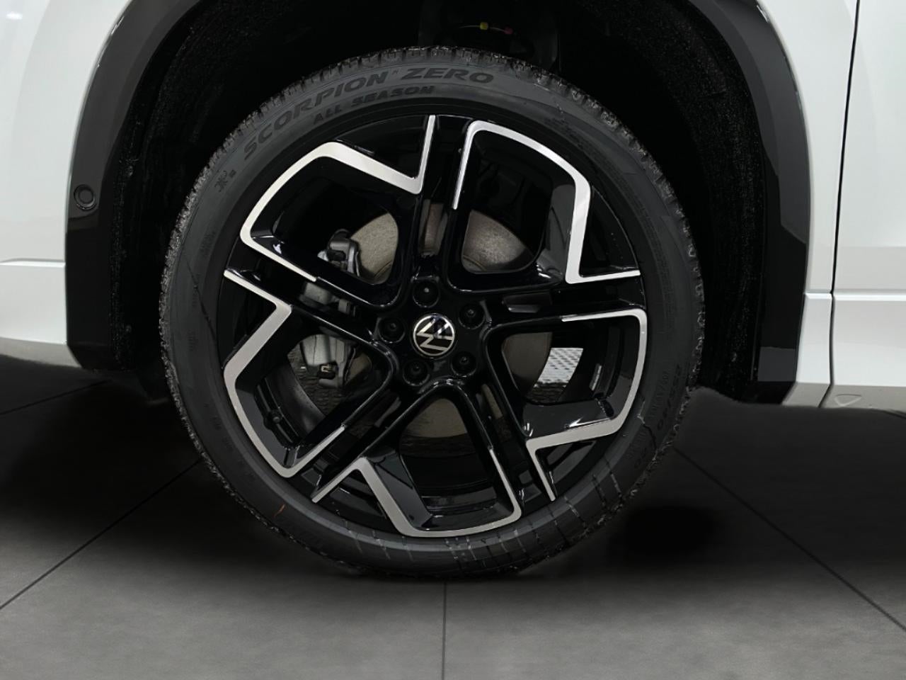 2026 Volkswagen Tiguan 2.0T SEL R-Line Turbo 4MOTION