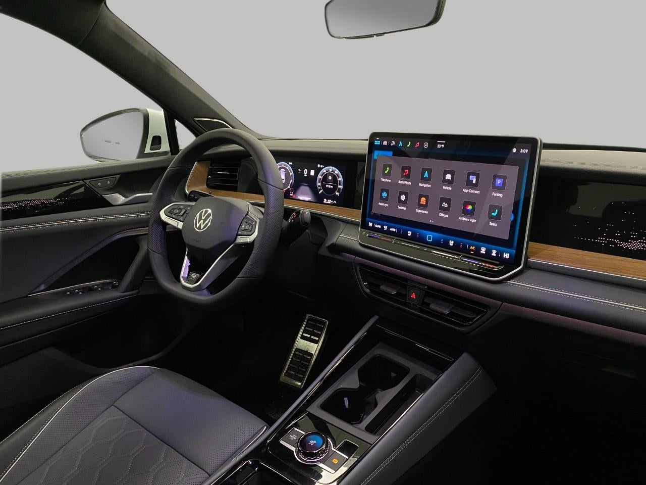 2026 Volkswagen Tiguan 2.0T SEL R-Line Turbo 4MOTION