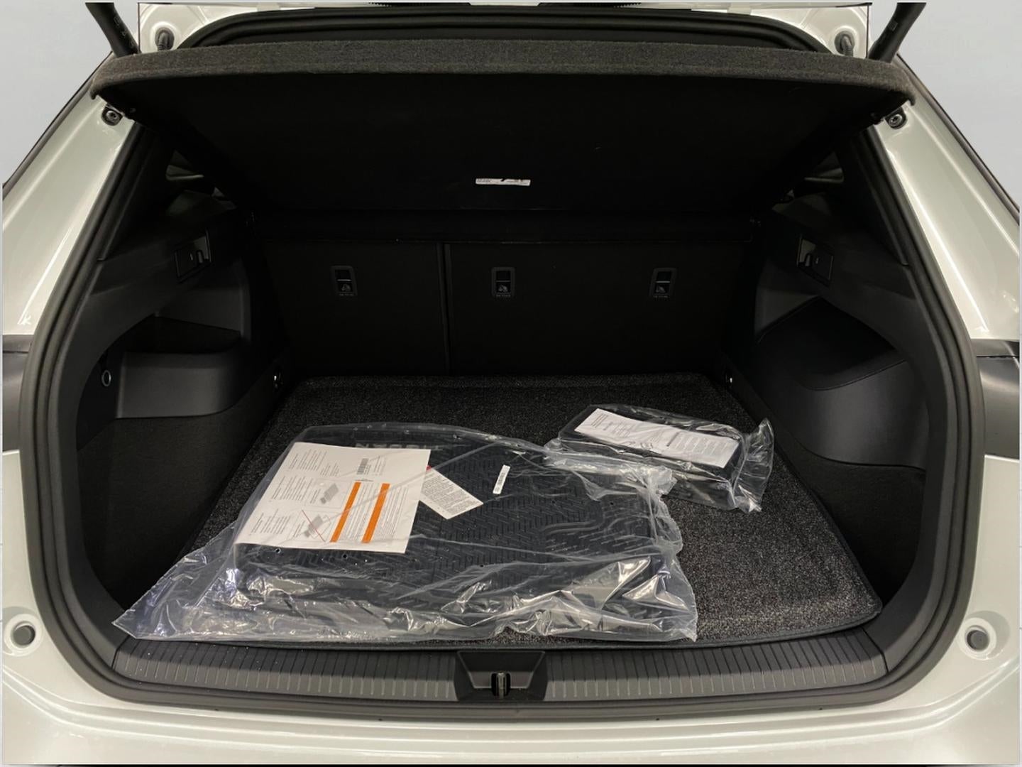 2026 Volkswagen Tiguan 2.0T SEL R-Line Turbo 4MOTION