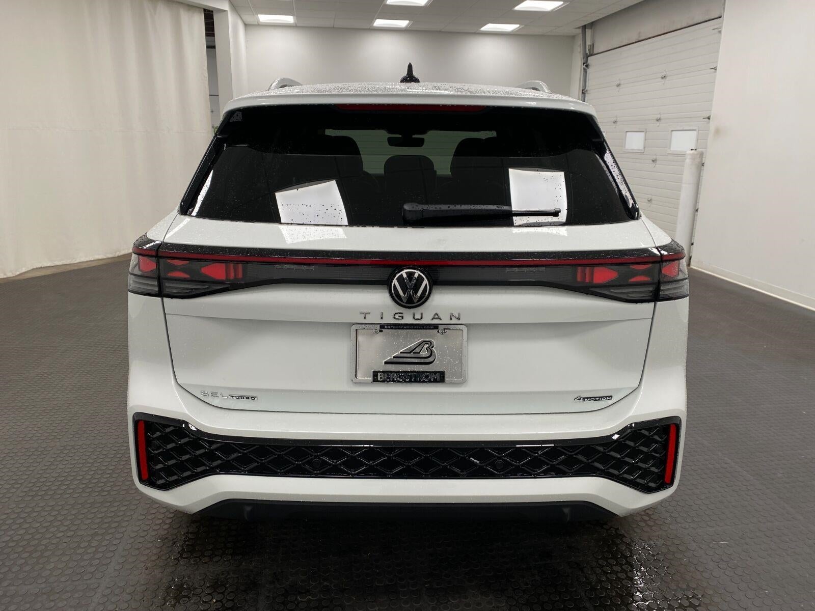 2026 Volkswagen Tiguan SEL R-Line Turbo 4MOTION