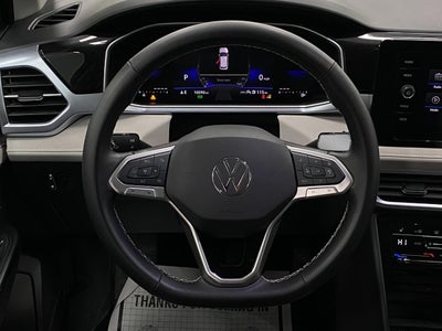 2025 Volkswagen Taos SE 4MOTION