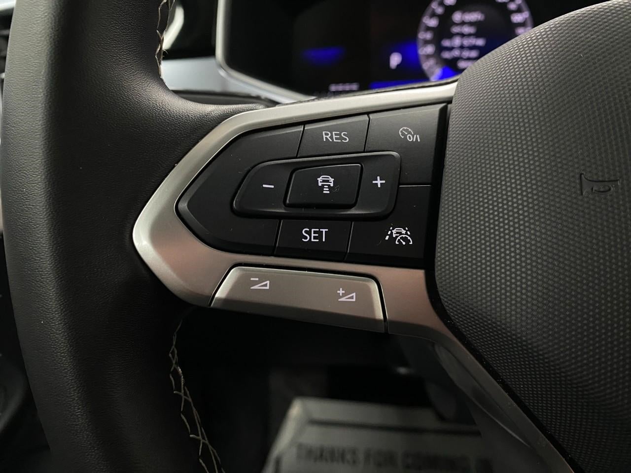 2025 Volkswagen Taos SE 4MOTION