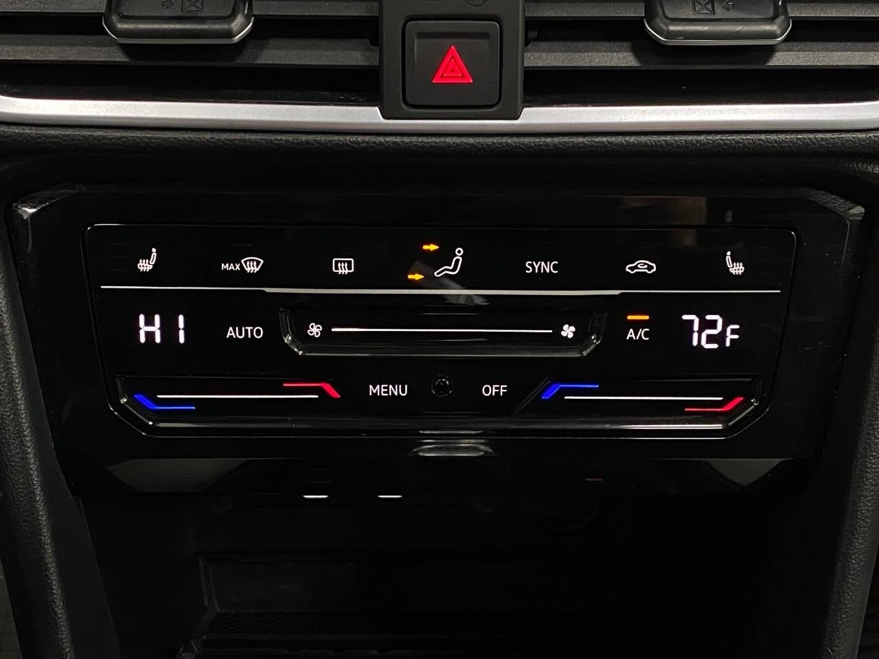 2025 Volkswagen Taos SE 4MOTION