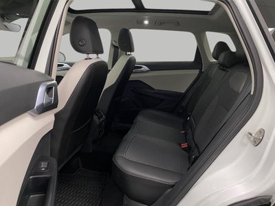 2025 Volkswagen Taos SE 4MOTION