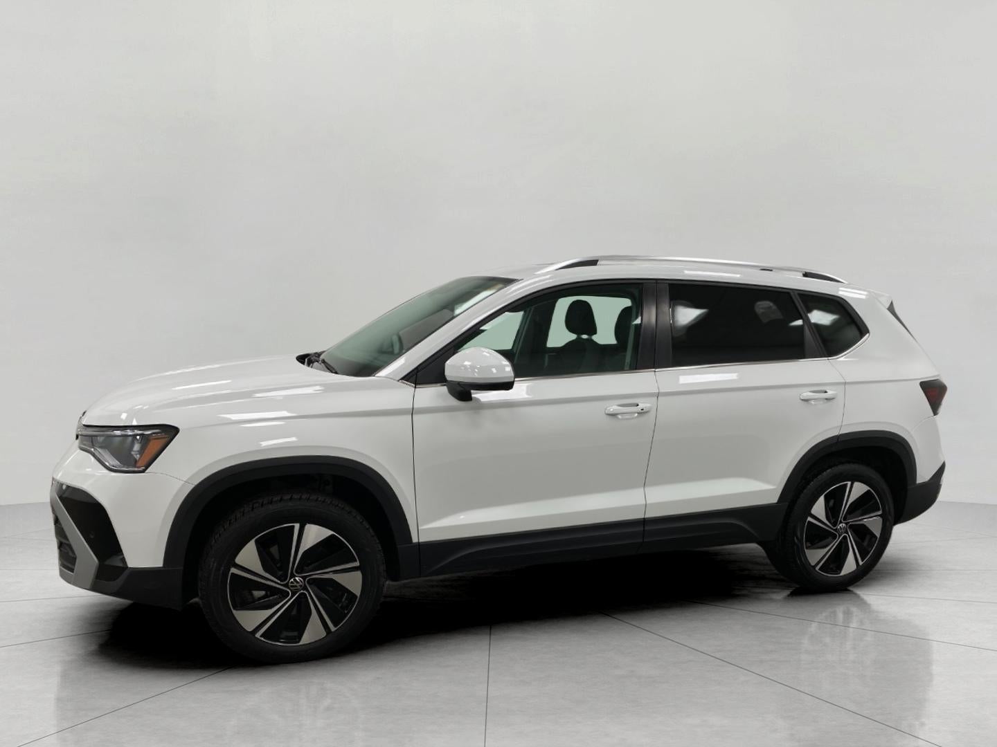 2025 Volkswagen Taos SE 4MOTION