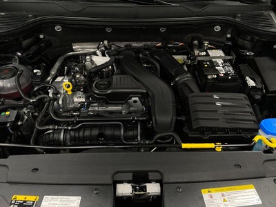 2025 Volkswagen Taos SE 4MOTION