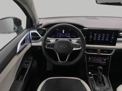 2025 Volkswagen Taos SE 4MOTION