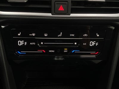 2025 Volkswagen Taos SE 4MOTION