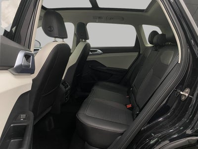 2025 Volkswagen Taos SE 4MOTION