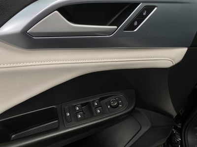 2025 Volkswagen Taos SE 4MOTION
