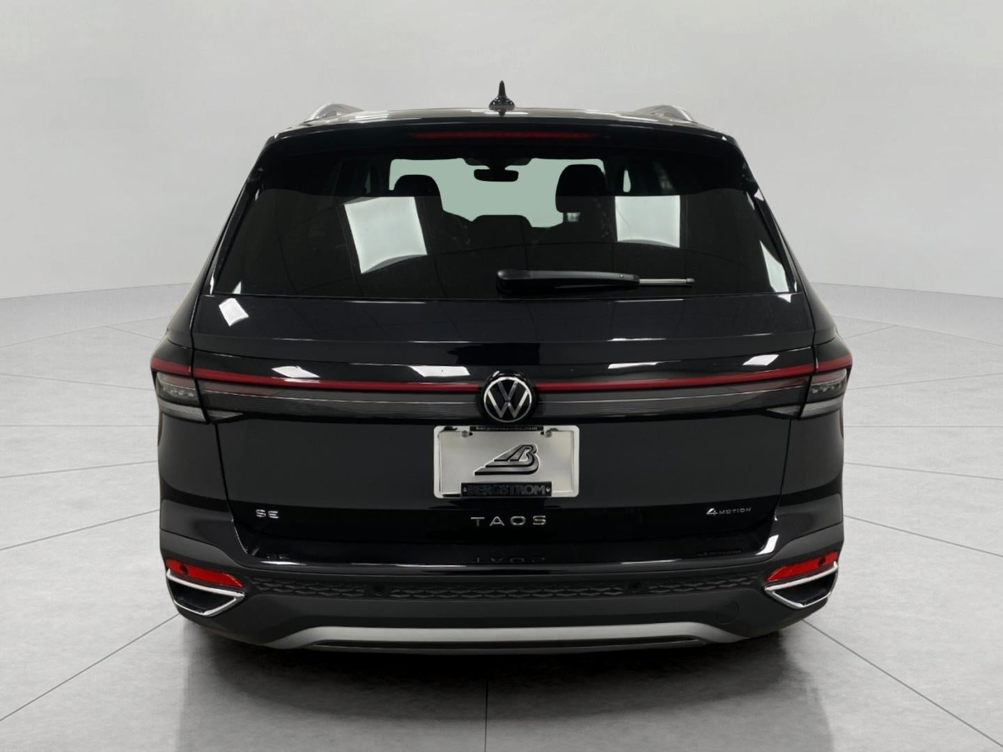 2025 Volkswagen Taos SE 4MOTION