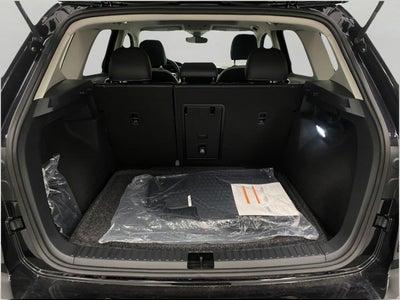 2025 Volkswagen Taos SE 4MOTION