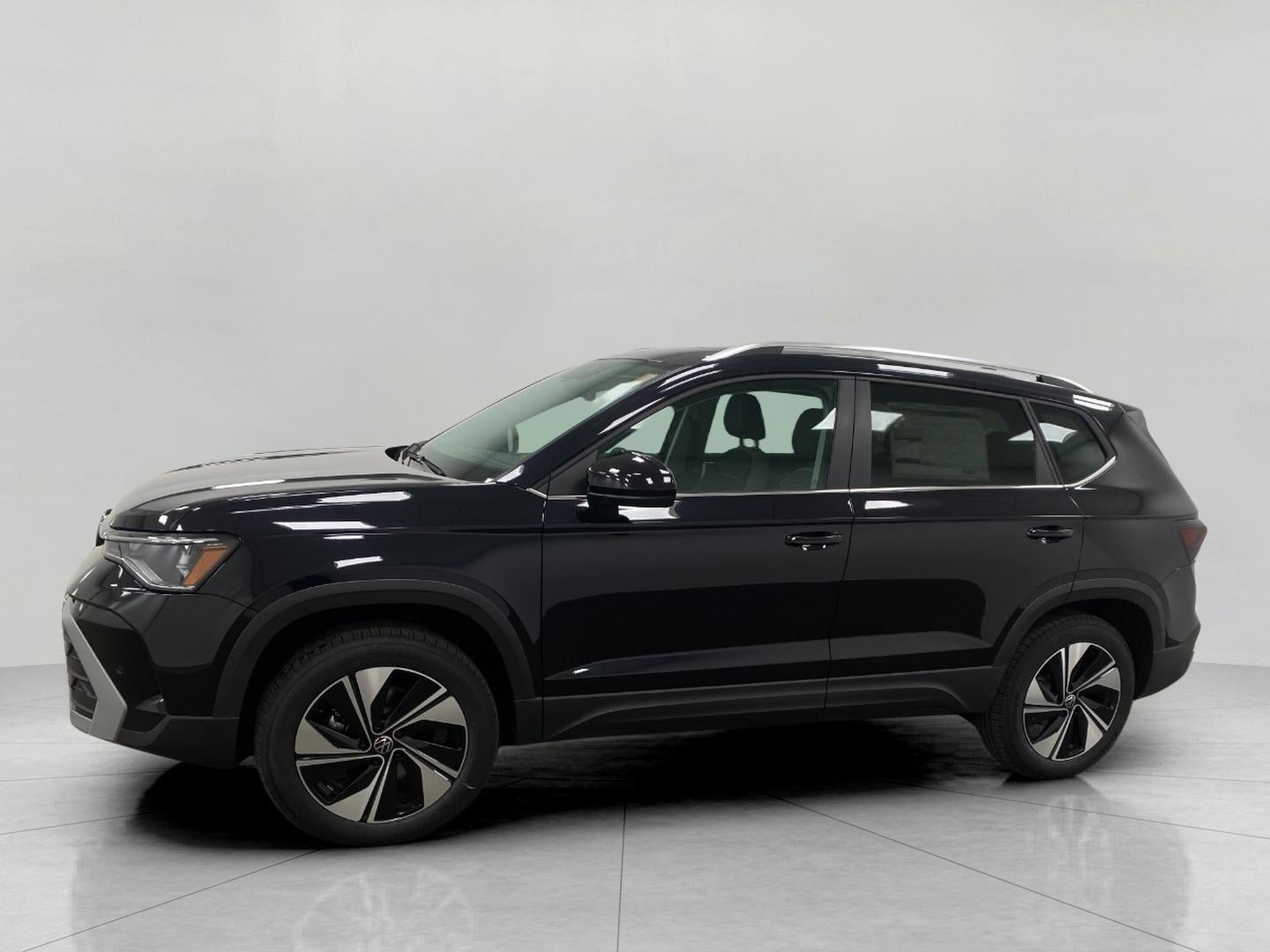 2025 Volkswagen Taos SE 4MOTION