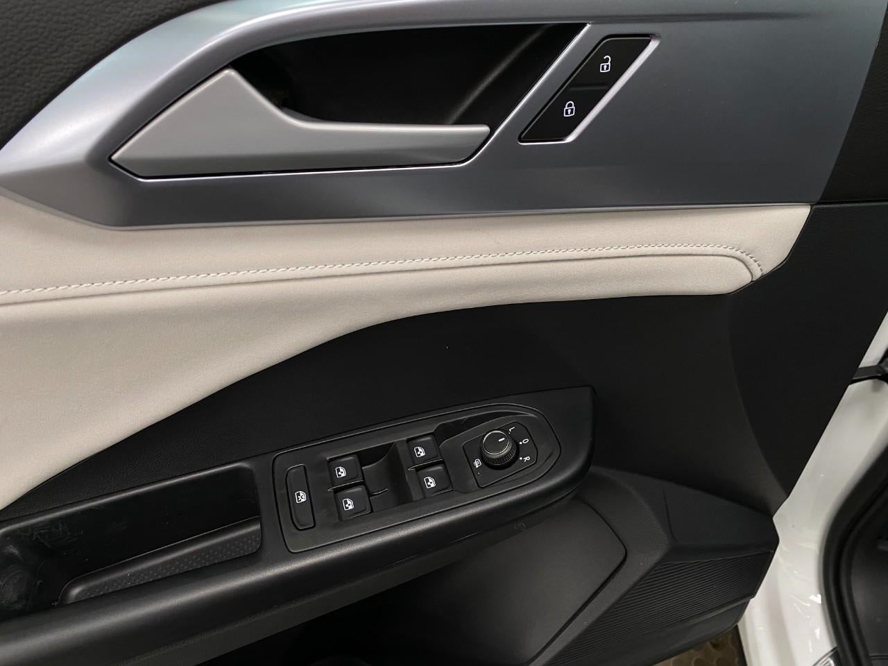 2026 Volkswagen Taos SE 4MOTION