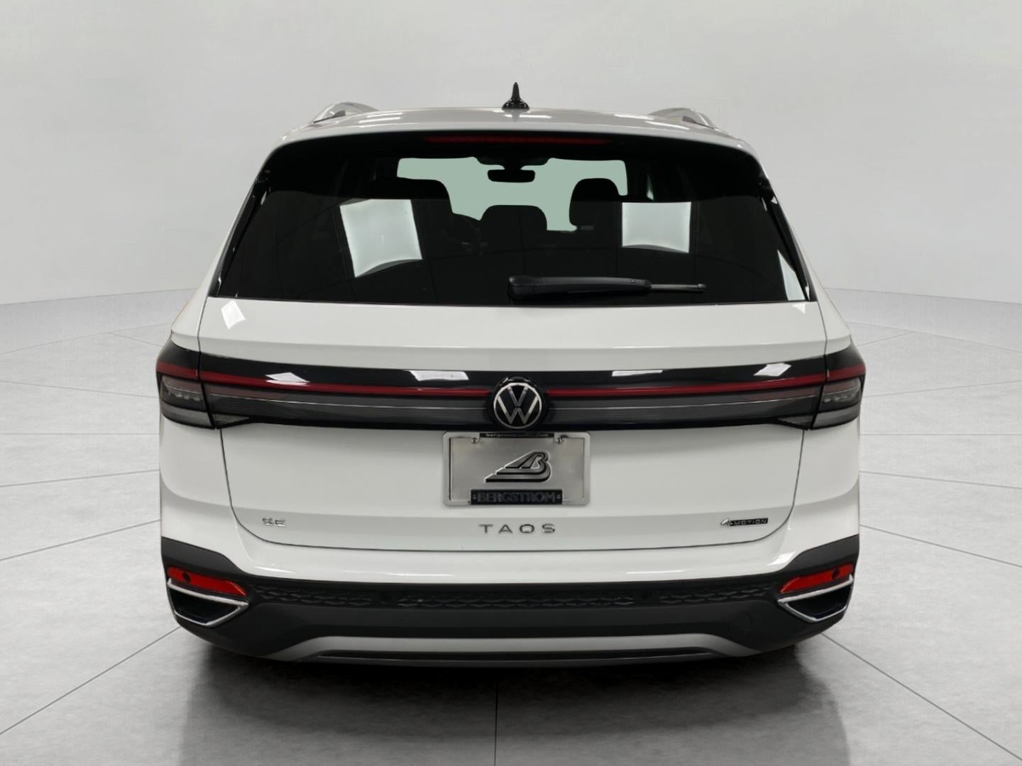 2026 Volkswagen Taos SE 4MOTION