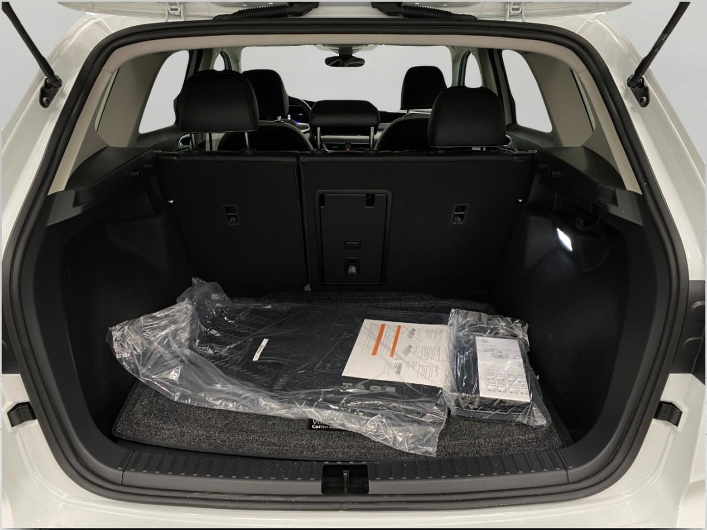 2026 Volkswagen Taos SE 4MOTION