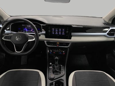 2026 Volkswagen Taos SE 4MOTION
