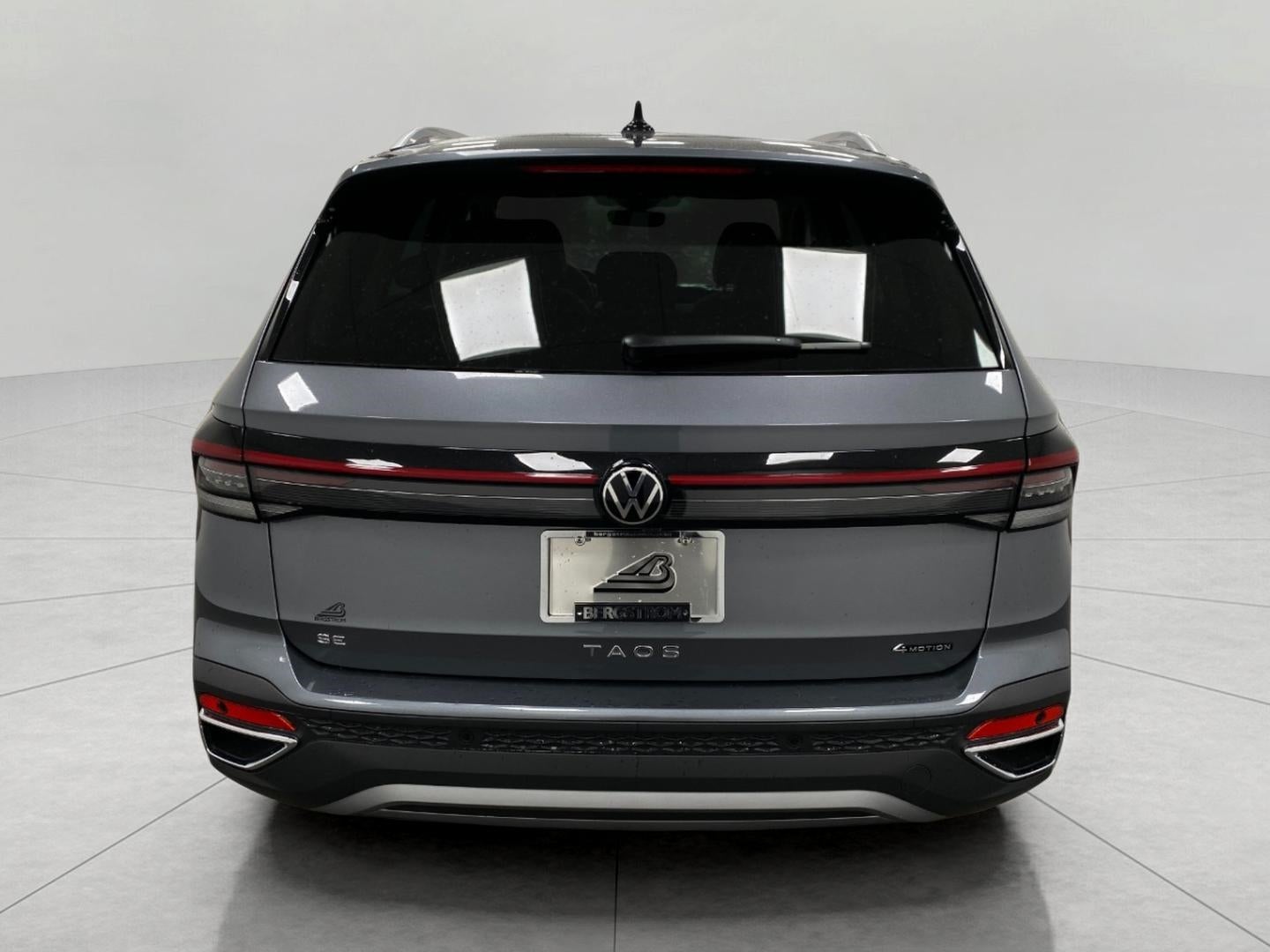 2026 Volkswagen Taos SE 4MOTION