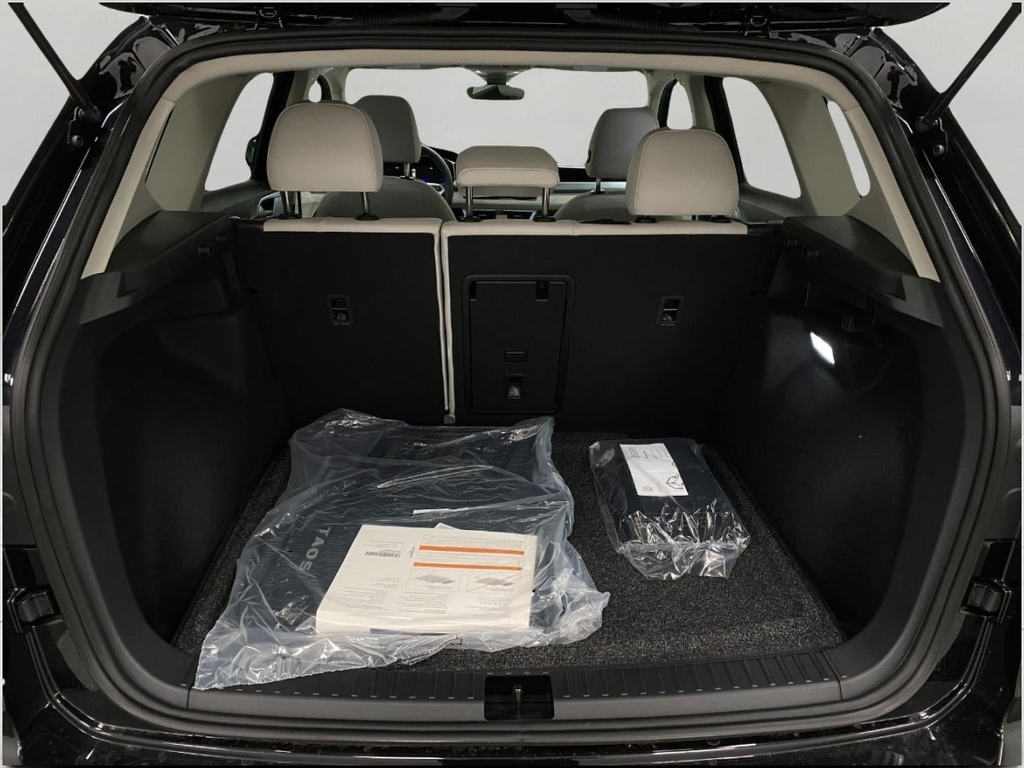 2026 Volkswagen Taos SE 4MOTION