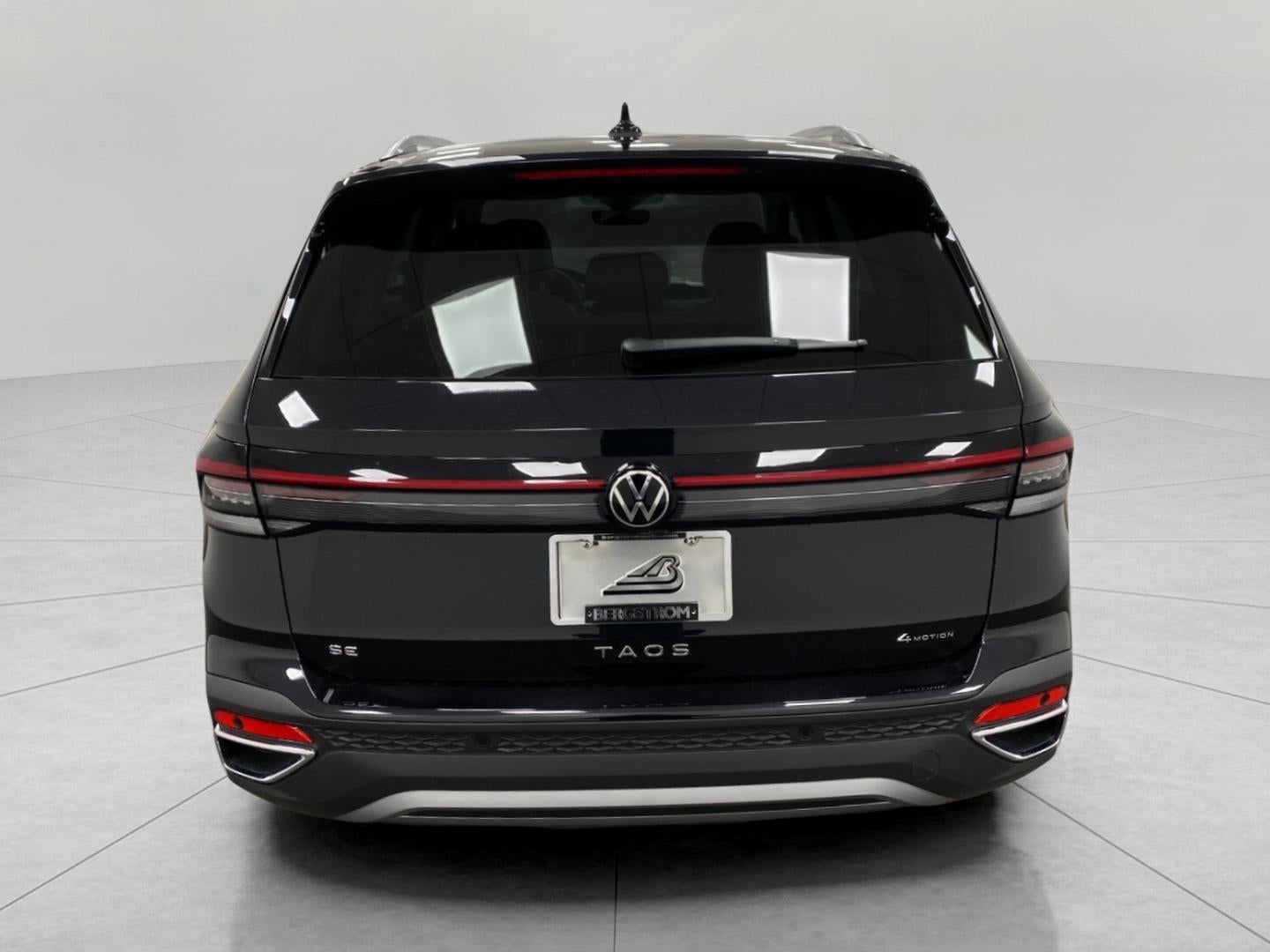 2026 Volkswagen Taos SE 4MOTION