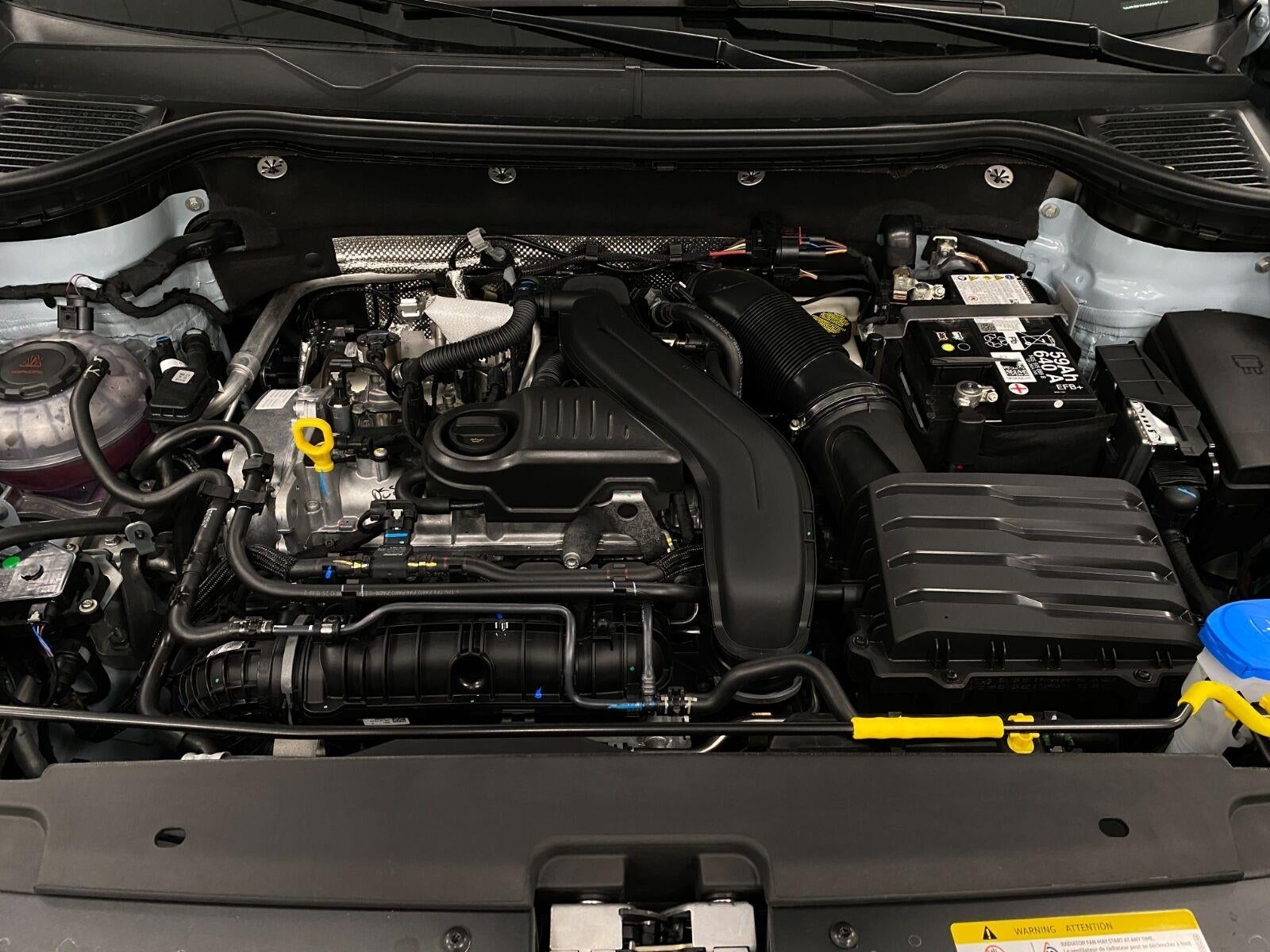 2027 Volkswagen Taos SE 4MOTION