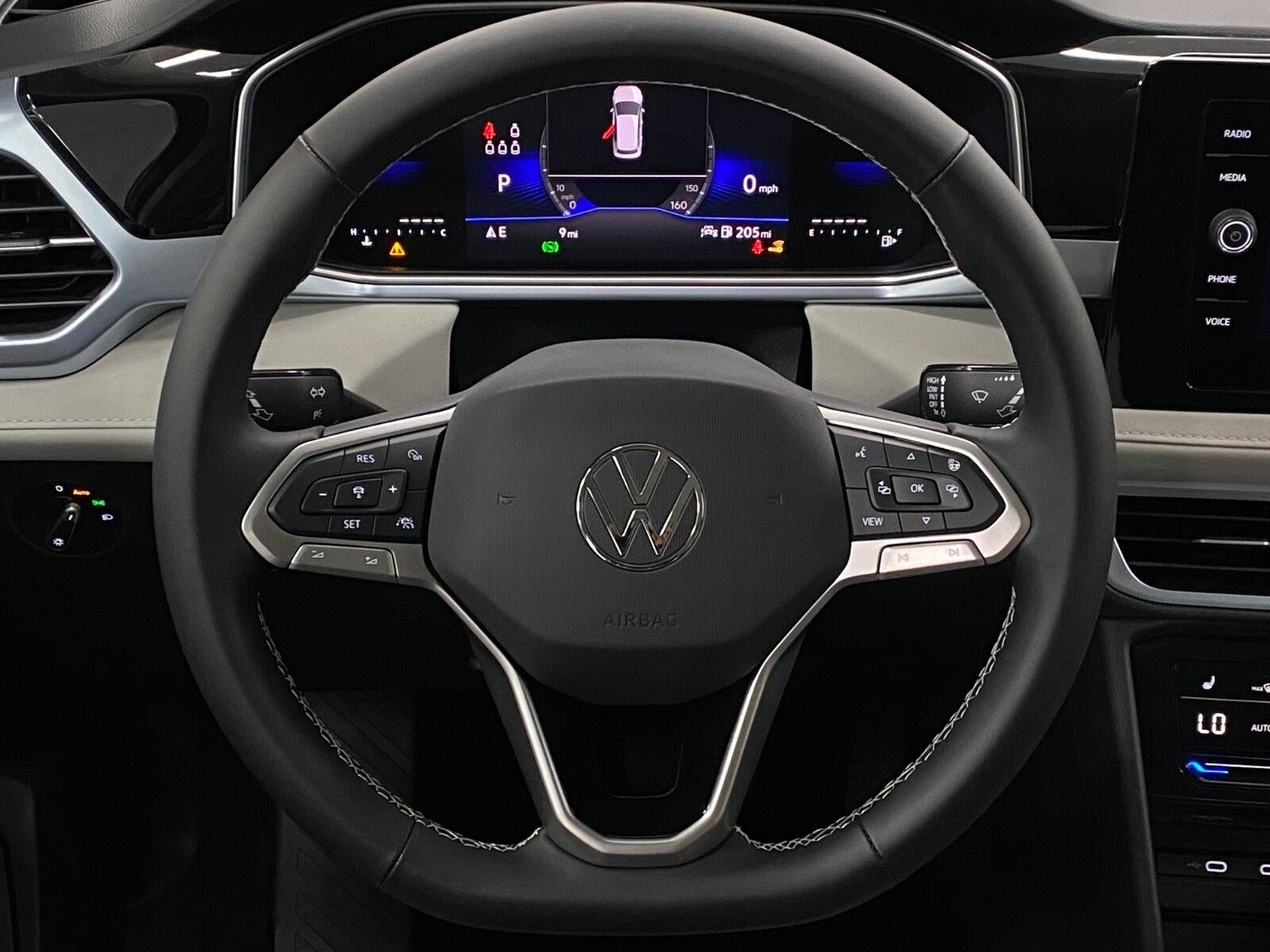 2027 Volkswagen Taos SE 4MOTION