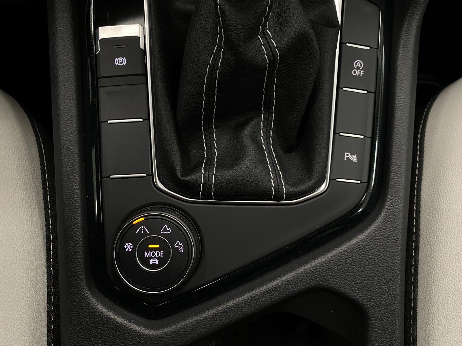 2027 Volkswagen Taos SE 4MOTION