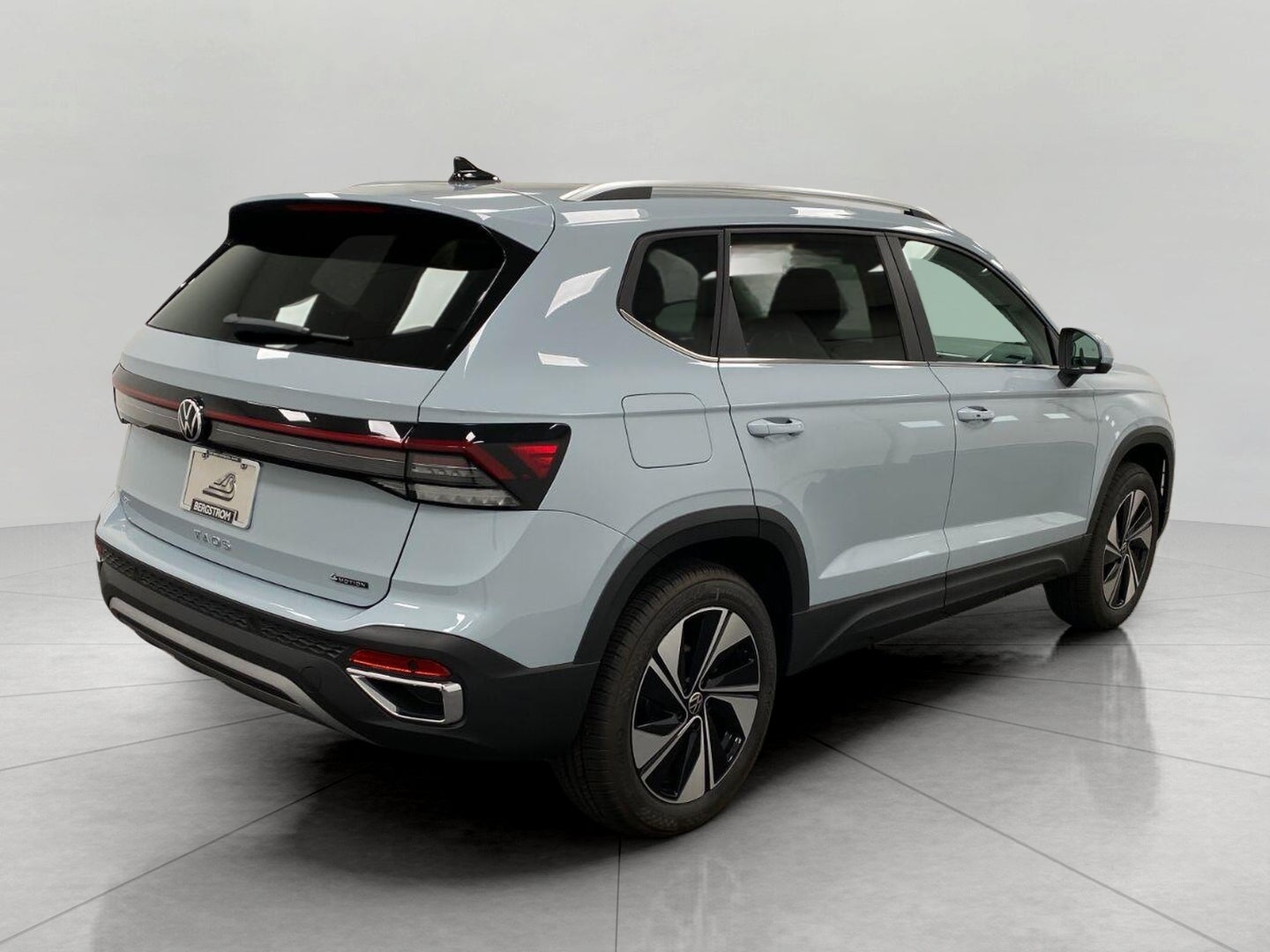 2027 Volkswagen Taos SE 4MOTION