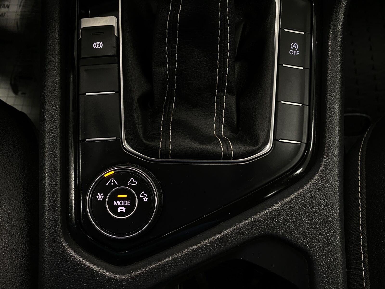 2023 Volkswagen Taos SE 4MOTION