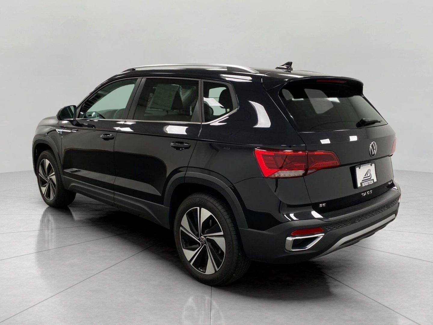 2024 Volkswagen Taos SE 4MOTION