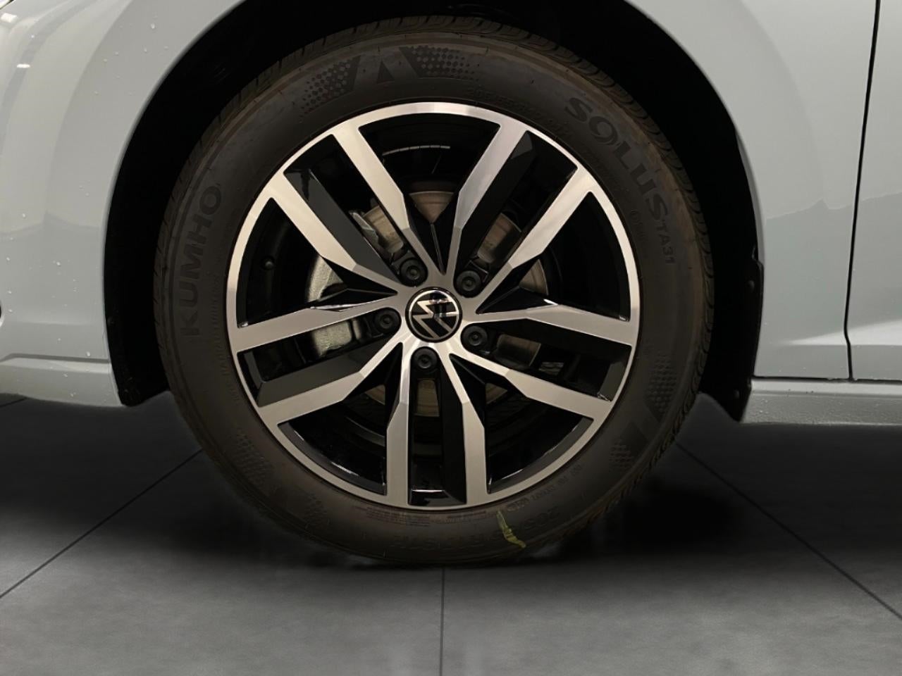 2025 Volkswagen Jetta SE Auto