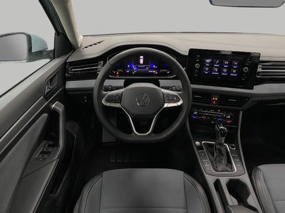 2025 Volkswagen Jetta SE Auto