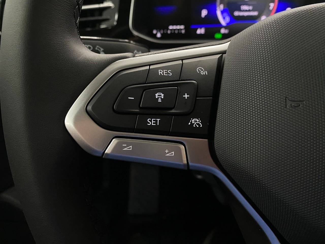 2025 Volkswagen Jetta SE Auto